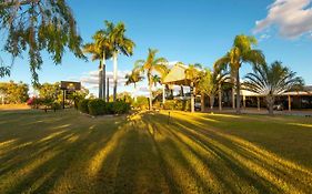 Albert Park Motor Inn-king Beds-pool-shaded Parking Longreach Australia